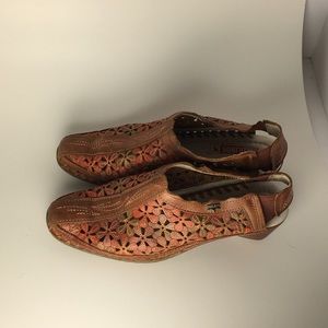 Pikolinos sandal shoes
